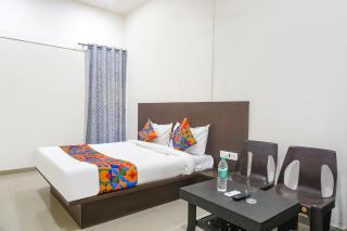 Hotel Om Sai - 8