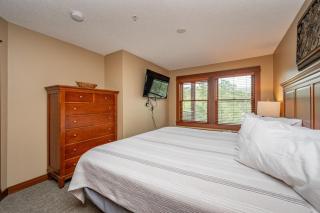 A207 One Bedroom Lake View - Oakland - 4