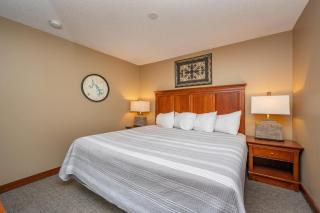 B103 One Bedroom Lake View - 1