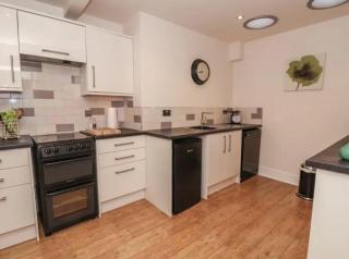 Storm Apartments - Scarborough - 0
