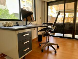 Beachfront apartment with 2 Workspaces, Kids Room & Pool - Limassol - 8
