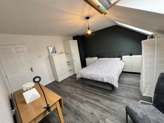 Cozy Room in Quiet Cul-de-Sac Near City Centre - Belfast - 1