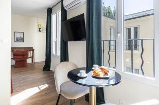 2D Studio Luxembourg Garden Bon Marché Necker - 3