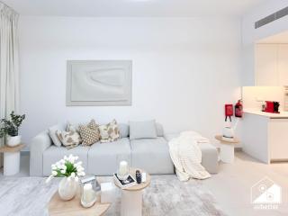 Luxury & Comfort 1B at Al Jadeel 2 Jumeirah Living - 7