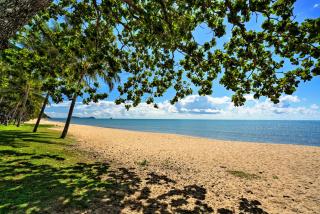 Trinity Beach Club Holiday Apartments - 2