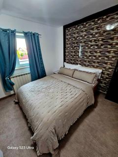 Mera Holiday Inn - Albeştii Pămînteni - 4