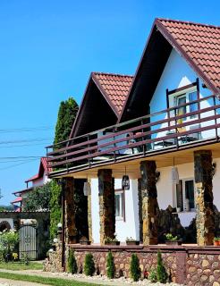 Mera Holiday Inn - Albeştii Pămînteni - 0