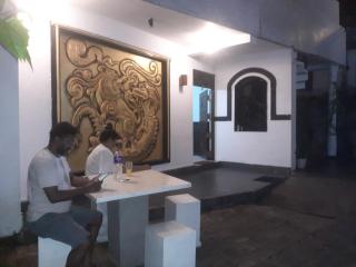 The Options Beach Inn Colombo - 3