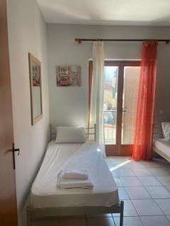 Central Charming Apartment in Paralia Ofriniou, 50m from the Beach, Free Parking, Wi-Fi, Pet-Friendly, AC - 2