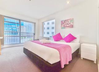 Central 1-Bed Apt Gym & Pool 5min to Harbour - Auckland - 0