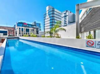 Central 1-Bed Apt Gym & Pool 5min to Harbour - 6