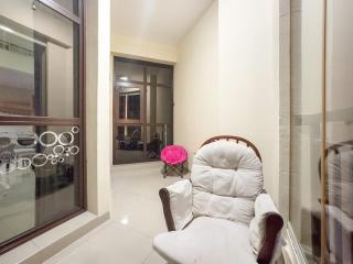 Dubai 1BR Balcony Views Near Miracle Garden - 7