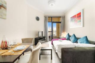 Dubai 1BR Balcony Views Near Miracle Garden - 5