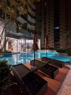 Trizen Amber 2-Bedroom Apartment with Free WIFI - 0