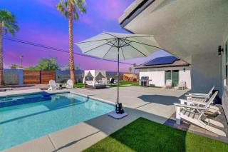 Poolside Cabana Retreat - Spa-Casita-GlowPits-MiniGolf-BBQ - 2