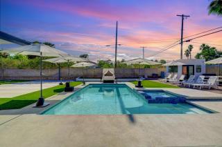 Poolside Cabana Retreat - Spa-Casita-GlowPits-MiniGolf-BBQ - 6