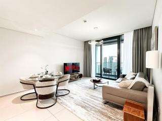 Trophy Stays - Iconic Sea View 1BR at Address Beach Resort, JBR - 7