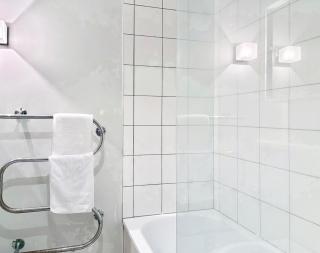 High-Floor Spacious 2BR in CBD Pool Gym Harbour - 5