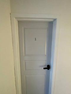 Fully furnished room with shared kitchen and bathroom - 6