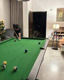 Taj Waves Villa - Pink Barbie Themed Pool View Room - 1