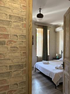 Antique 1BD Retreat near Old Tbilisi - 2