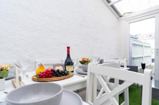 Open Mind Property - House with 6 Double Beds - Poole - 4