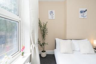 Open Mind Property - House with 6 Double Beds - 2