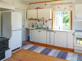 5 person holiday home in KUNGSHAMN - 1
