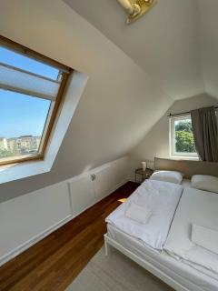 Fully furnished room with shared kitchen and bathroom8 - 4