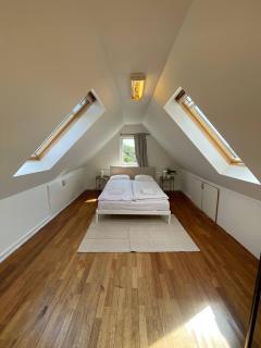 Fully furnished room with shared kitchen and bathroom8 - 3