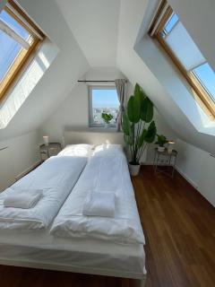 Fully furnished room with shared kitchen and bathroom7 - 4