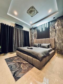 Favilla The Designer 1 Bed Apartment, Self Check In - 0