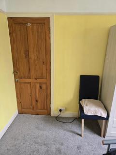 Stretford Single Bright Room - 5