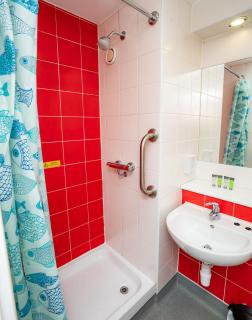 Lovely Modern Central Coventry Budget Studio - 3