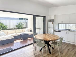 Kahibah Guesthouse - 1