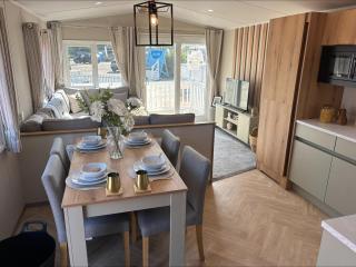 Seton Sanctuary A Coastal Retreat 30 minutes from Edinburgh for Families, Couples and 4 Legged Friends - Port Seton - 1