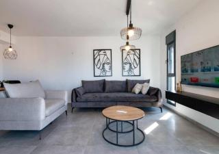 O&O Group - Luxury APT/3 BR/New Tower/Parking - 8