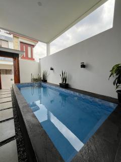 2BR Family Villa with Private Pool, Rooftop, Karaoke by Villa Tama - 0
