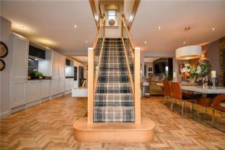 Spacious Luxury 4BDR Sleeps 6 Private Driveway - 6