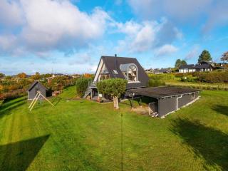 8 person holiday home in Ebeltoft-By Traum - 8
