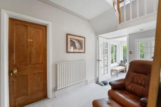 Serene Country House Getaway - 6