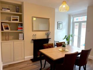 Beautiful 2 bedroom house in the heart of Lytham - 2