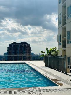 Cozy Staycation with Netflix, Pool, PS4, Board Games - 9