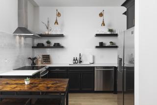 Spacious Modern 4 Bed 2 Bedroom near Downtown - 3