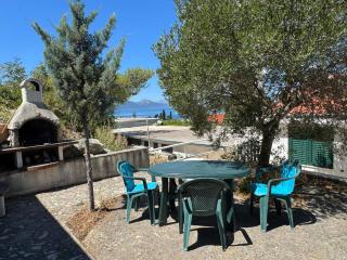 Beachside 2-Bed Bliss! - Blace - 3