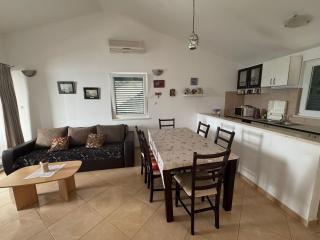 Beachside 2-Bed Bliss! - Blace - 6