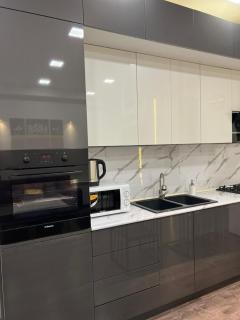 Open Balcony Stylish Modern 1 bedroom in City Center - 4