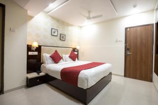 Hotel Laaiba Residency - 8