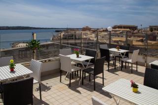 Livingston Hotel - 4
