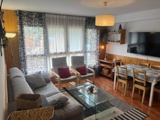 Apartamento a pie de Pistas con Parking Privado - 8
